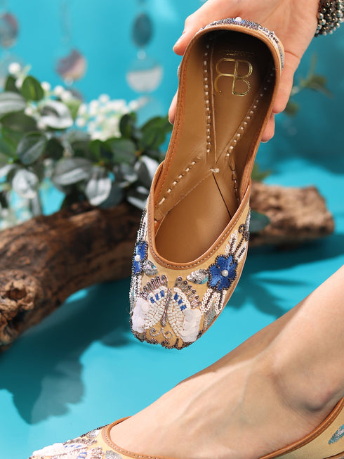 Matakkali Embellished Floral Punjabi Jutti